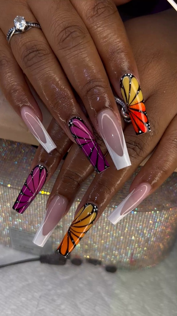 【ミ♡nail 】 Book Nails by Z Monique | Nail artist