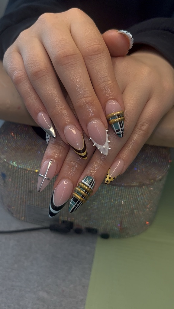 Book Nails by Z Monique | Nail artist