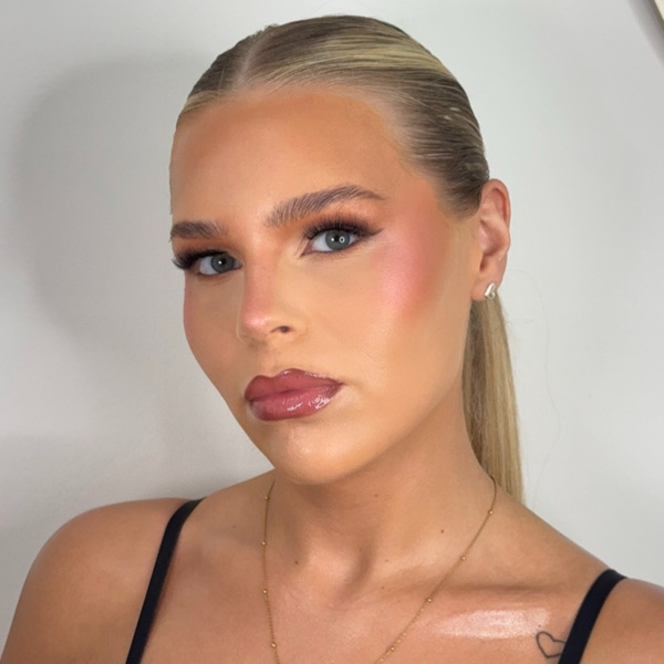 Book Makeupbybrookeee | Makeup artist in Liverpool